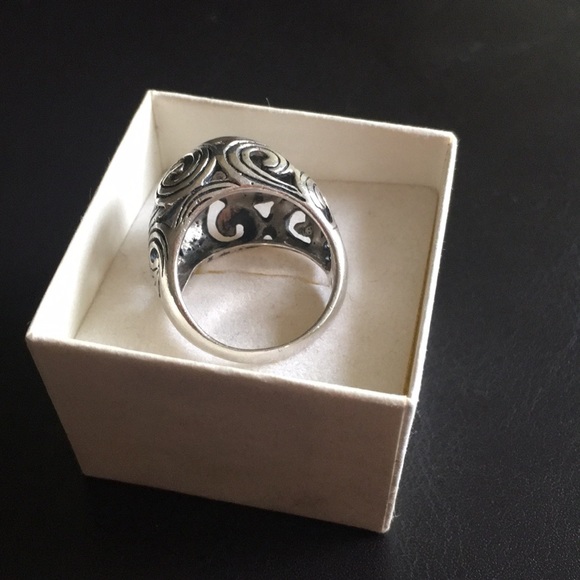 Silver ring - Picture 3 of 3
